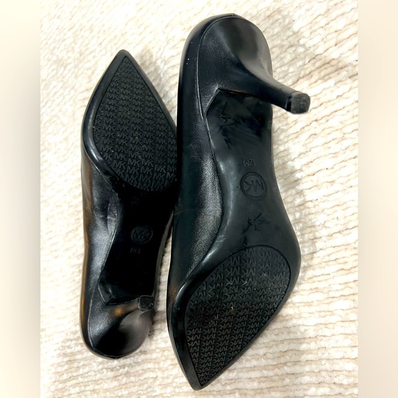 Michael Kors Black Leather Pointed Toe Pumps - Picture 7 of 10